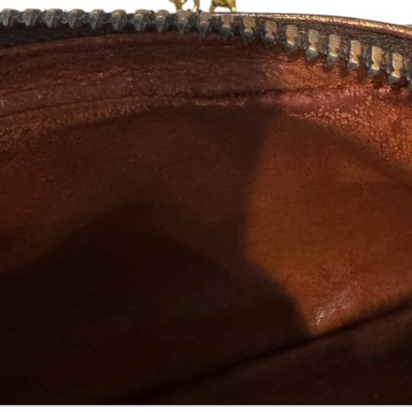 ❌-SOLD IN STORE ❌-Louis Vuitton Pochette Custom Painted Crossbody/Clutch - Picture 10 of 13